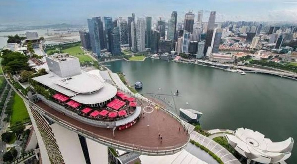 Marina Bay Sands Có Gì Đáng Trải Nghiệm Ngoài Hồ Bơi Vô Cực?