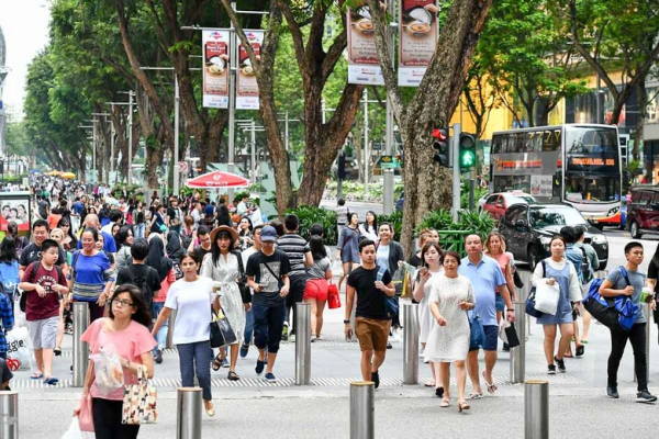 Đi Bộ Nhiều Ở Singapore Giữa Trưa Nắng Có Quá Mệt Không? Mẹo Giữ Sức, Tránh Nắng