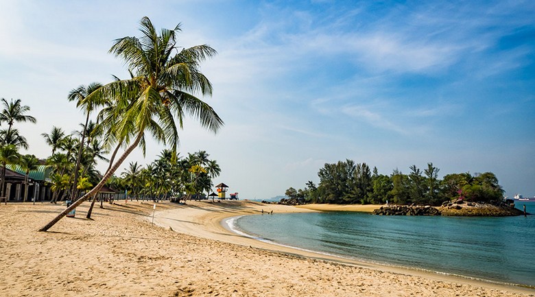 bai-bien-siloso-tren-dao-sentosa-tam-bien-ngay-trong-thanh-pho-singapore