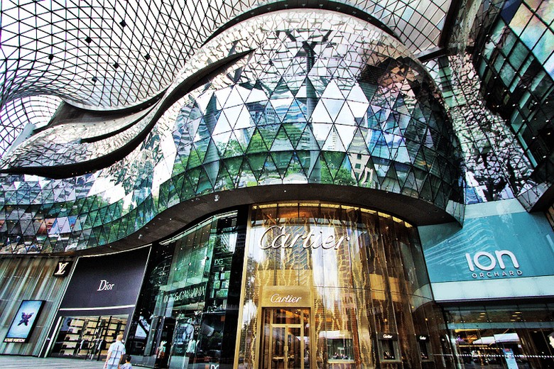 ION Orchard trung tâm thương mại tại Orchard Road Singapore