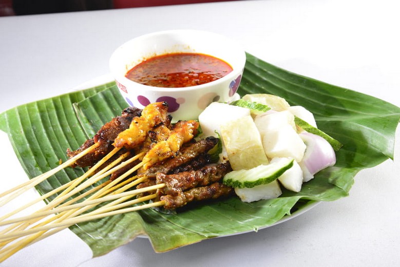 Satay (Thịt Xiên Nướng) Ở Singapore – Malaysia Ăn Ở Đâu Ngon? Hương Vị, Giá
